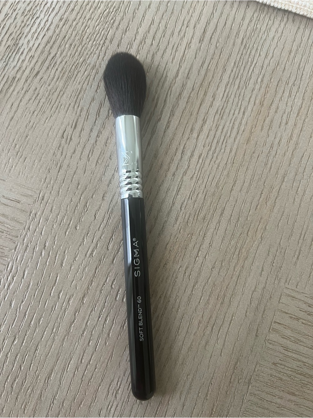 Sigma Beauty Soft Blend F60 Tapered Blending Brush - Black & Silver
